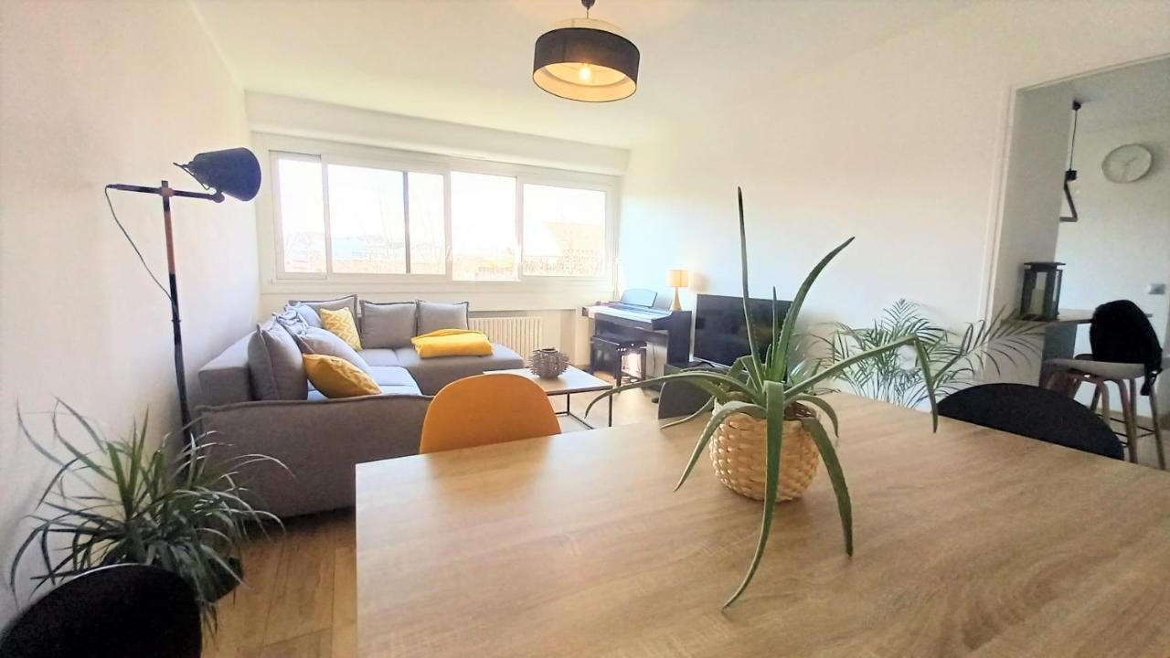 Magnifique Cocon - Metro A Republique - 2 Belles Chambres Avec Dressings - Wifi Gratuit - Netflix - Au Calme Absolu - Lumineux - Jardin Arbore Partage Dans La Residence Villeurbanne Kültér fotó