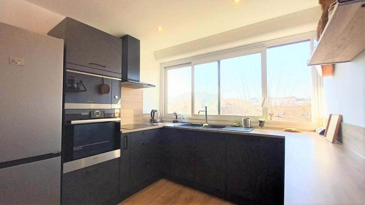 Magnifique Cocon - Metro A Republique - 2 Belles Chambres Avec Dressings - Wifi Gratuit - Netflix - Au Calme Absolu - Lumineux - Jardin Arbore Partage Dans La Residence Villeurbanne Kültér fotó
